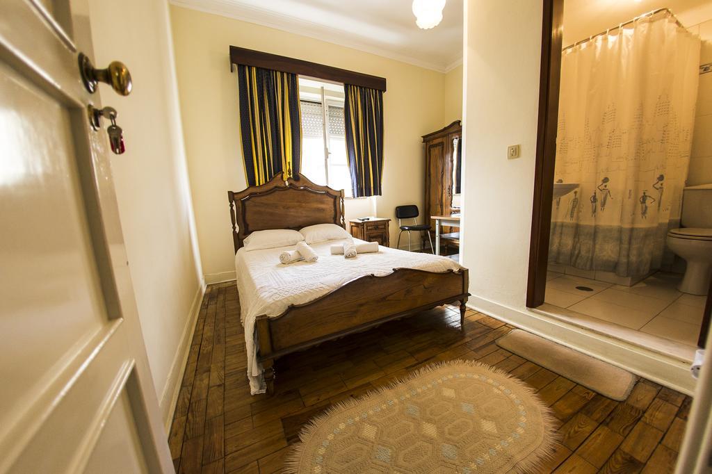 Residencial Covas Hotel ซังติอาโก โด กาเซ็ง ภายนอก รูปภาพ