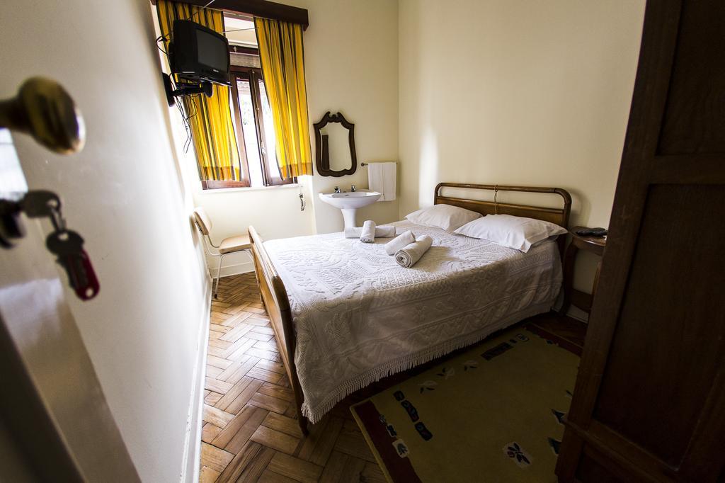 Residencial Covas Hotel ซังติอาโก โด กาเซ็ง ภายนอก รูปภาพ