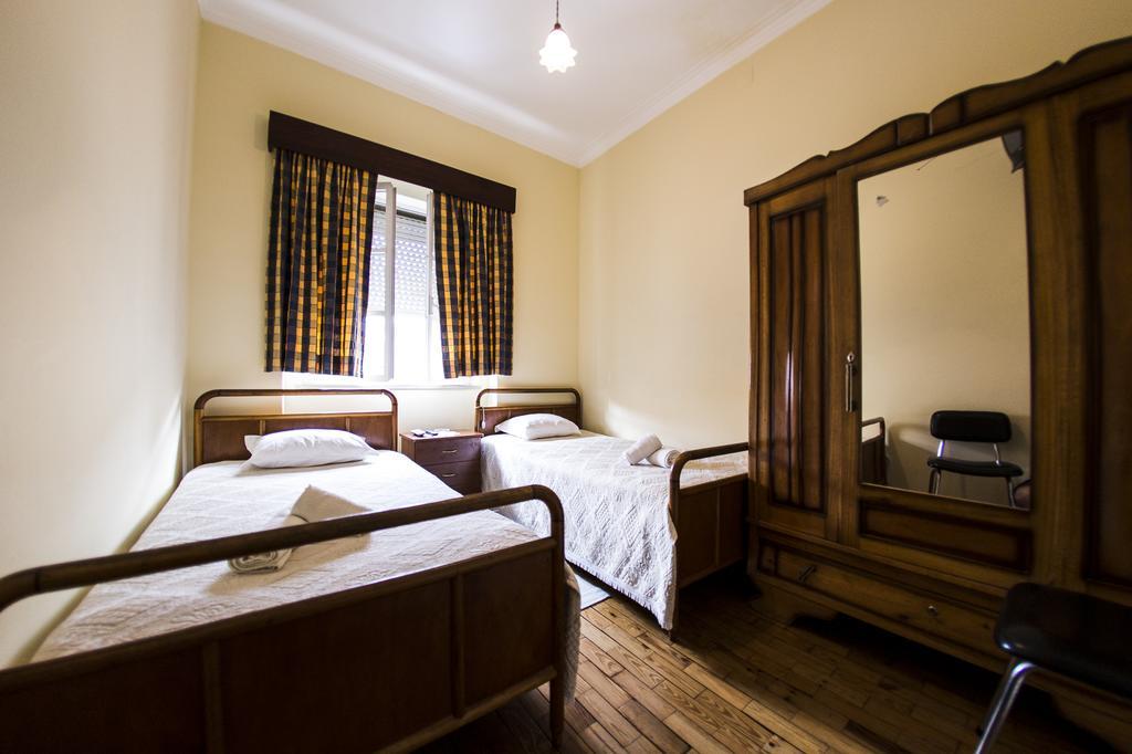 Residencial Covas Hotel ซังติอาโก โด กาเซ็ง ภายนอก รูปภาพ